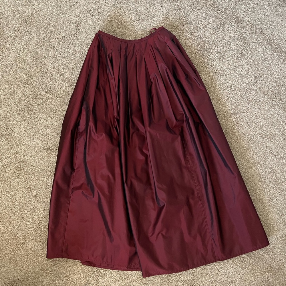 Jones New York 100% Silk Taffeta Burgundy Maxi skirt
